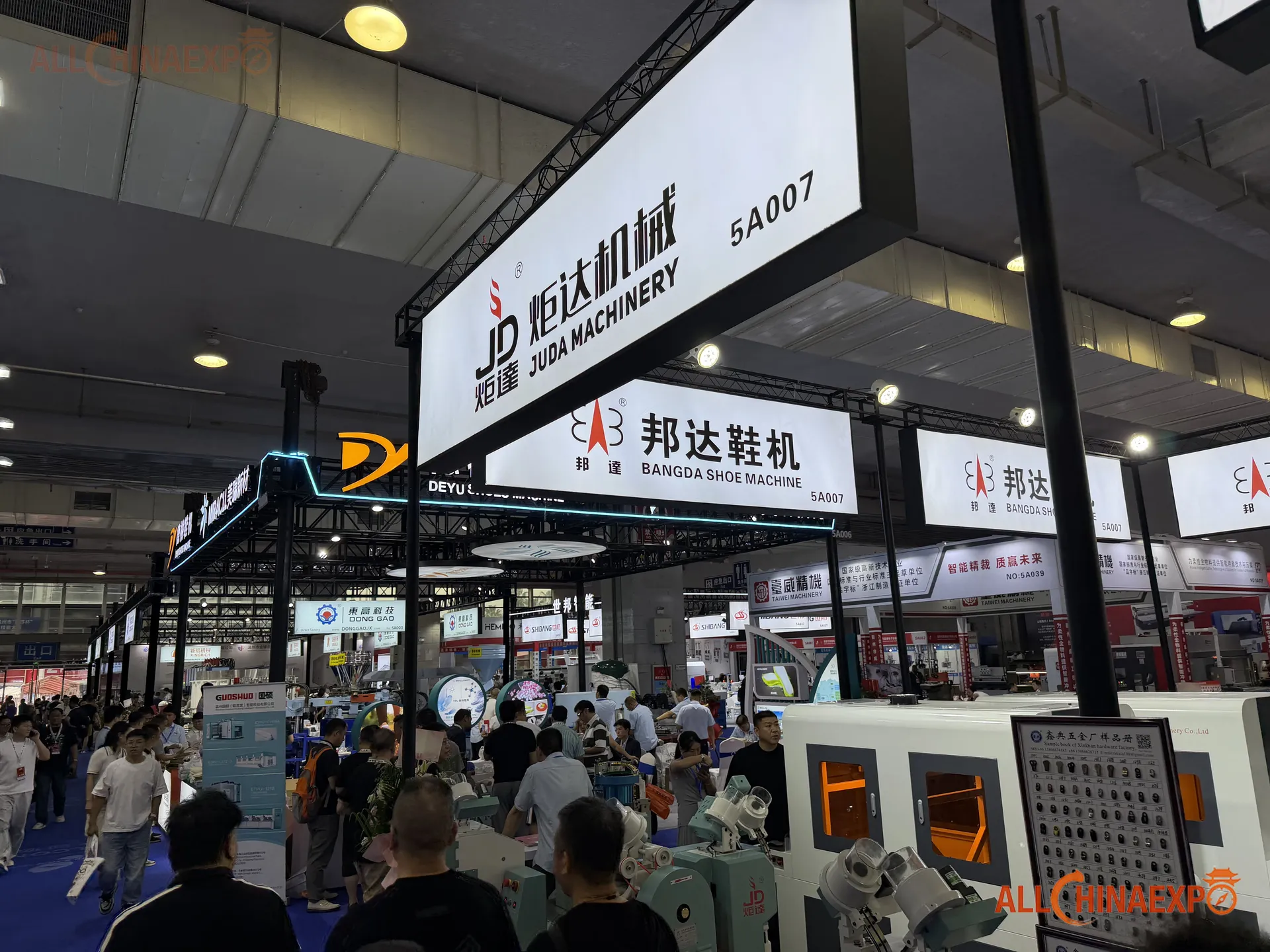 China Wenzhou Leather, Shoe Material & Shoe Machinery Fair — photo 3